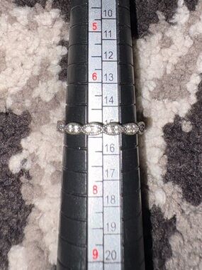 Pandora almond shape band.